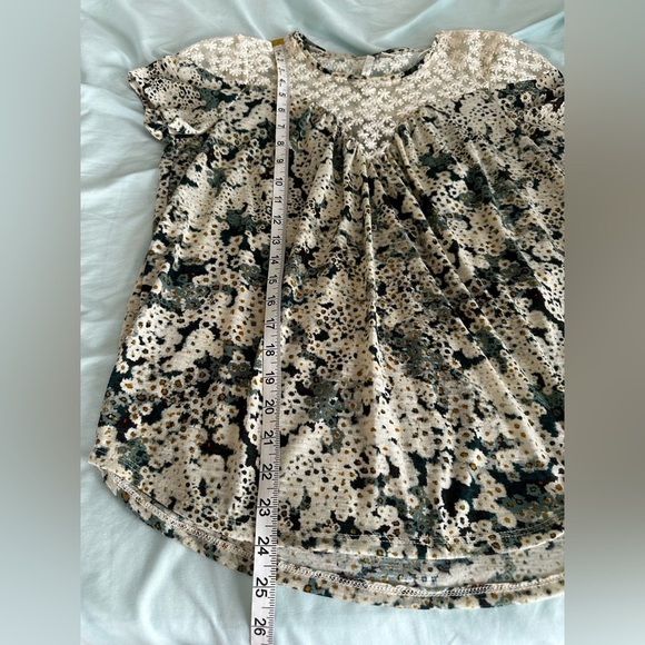 LC Lauren Conrad Top with Daisy White Lace Yoke. Mini Floral Print. Soft, Flowy. - Picture 5 of 16